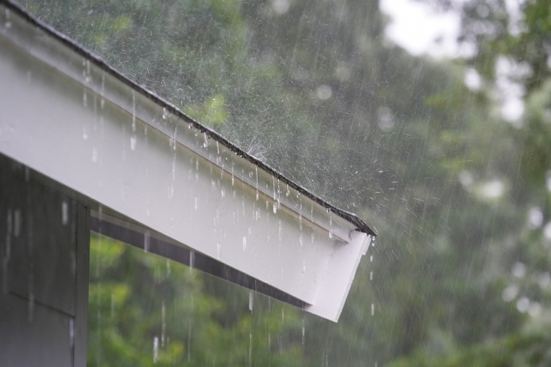How to Fix Leaking Rain Gutters